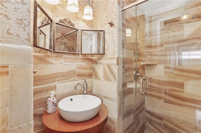 4618 Warwick Boulevard 6F, Kansas City, MO 64112