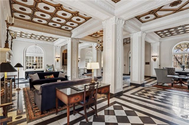 4618 Warwick Boulevard 6F, Kansas City, MO 64112