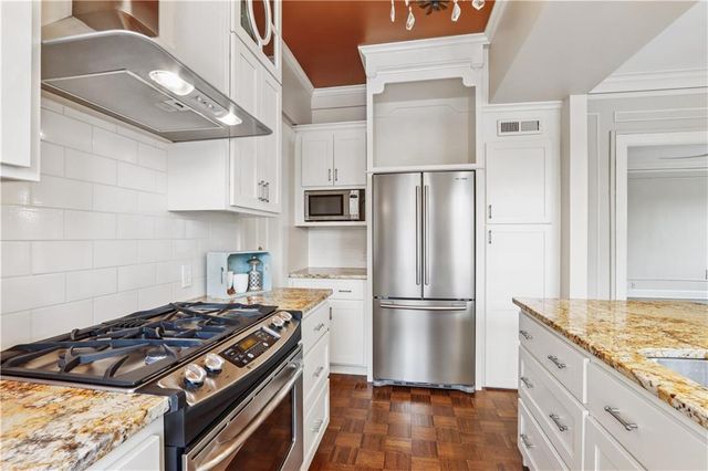 4618 Warwick Boulevard 6F, Kansas City, MO 64112