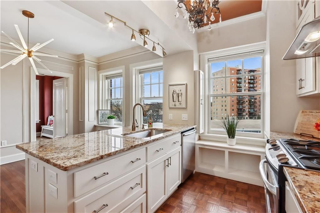 4618 Warwick Boulevard 6F, Kansas City, MO 64112