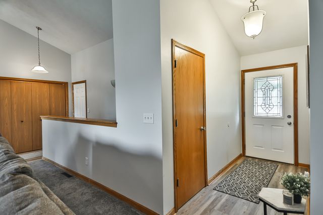 2212 CANDLEWICK Drive SE, Poplar Grove, IL 61065