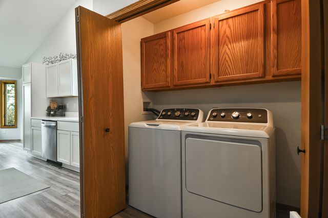 2212 CANDLEWICK Drive SE, Poplar Grove, IL 61065