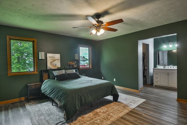 2212 CANDLEWICK Drive SE, Poplar Grove, IL 61065