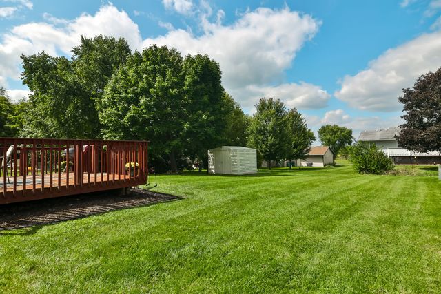 2212 CANDLEWICK Drive SE, Poplar Grove, IL 61065