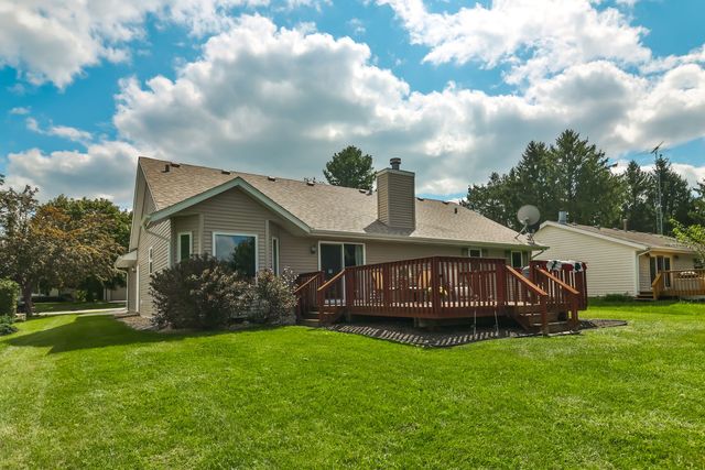 2212 CANDLEWICK Drive SE, Poplar Grove, IL 61065