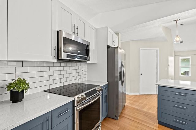 7129 QUEEN PALM CIRCLE, Sarasota, FL 34243