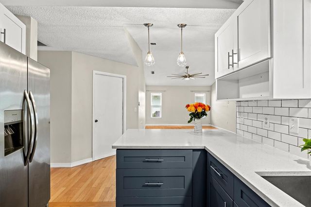 7129 QUEEN PALM CIRCLE, Sarasota, FL 34243