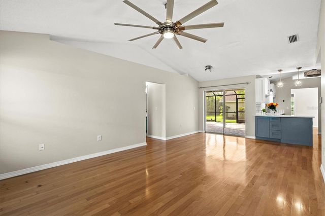 7129 QUEEN PALM CIRCLE, Sarasota, FL 34243