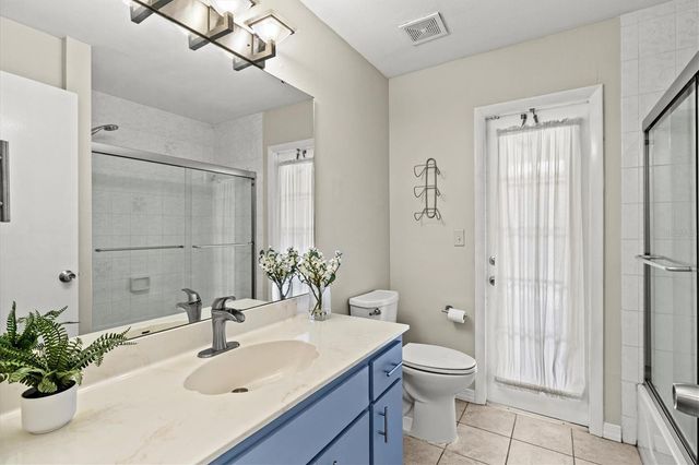 7129 QUEEN PALM CIRCLE, Sarasota, FL 34243