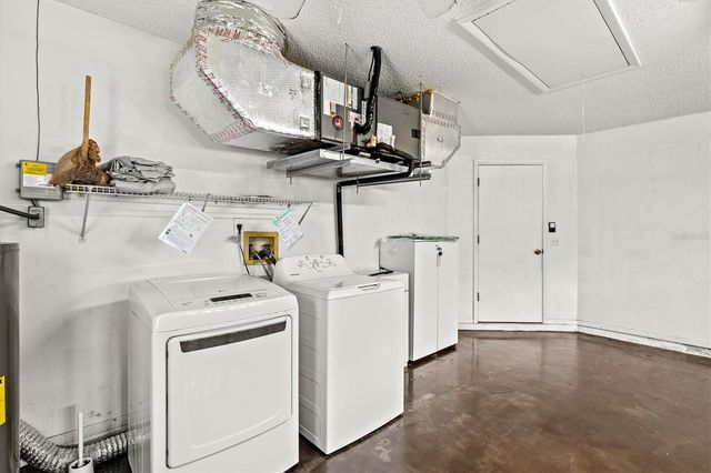 7129 QUEEN PALM CIRCLE, Sarasota, FL 34243