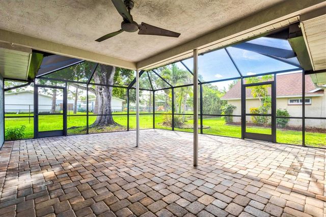 7129 QUEEN PALM CIRCLE, Sarasota, FL 34243