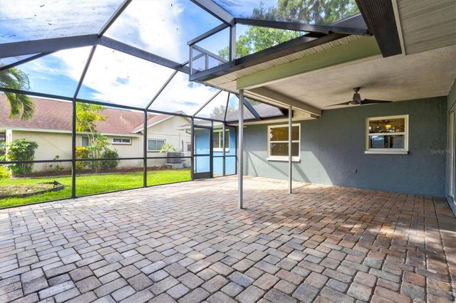 7129 QUEEN PALM CIRCLE, Sarasota, FL 34243