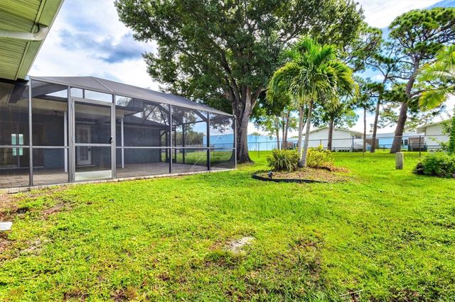 7129 QUEEN PALM CIRCLE, Sarasota, FL 34243