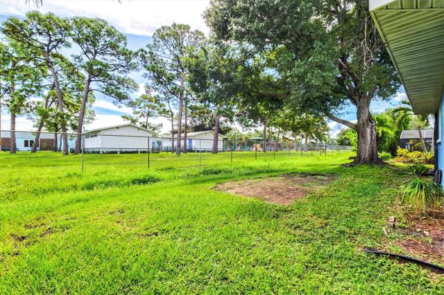 7129 QUEEN PALM CIRCLE, Sarasota, FL 34243