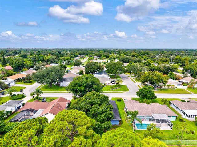 7129 QUEEN PALM CIRCLE, Sarasota, FL 34243