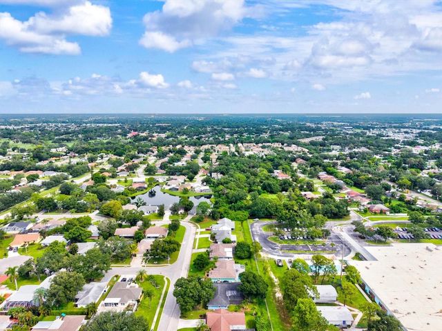 7129 QUEEN PALM CIRCLE, Sarasota, FL 34243