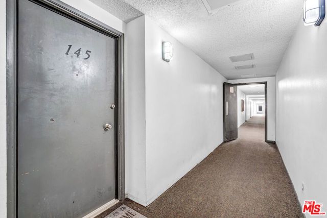 18620 Hatteras Street 145, Tarzana (los Angeles), CA 91356