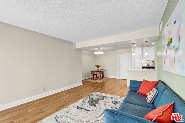 18620 Hatteras Street 145, Tarzana (los Angeles), CA 91356