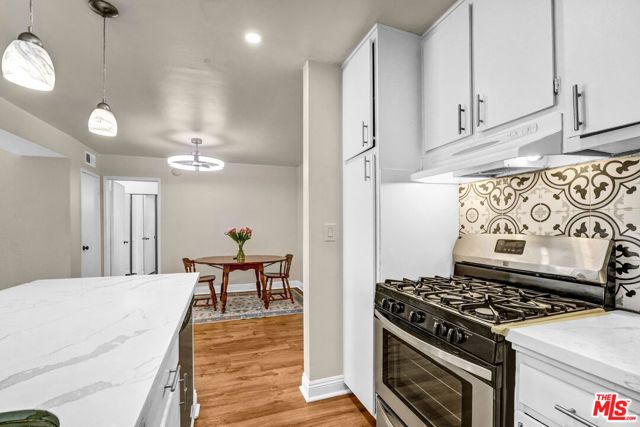 18620 Hatteras Street 145, Tarzana (los Angeles), CA 91356