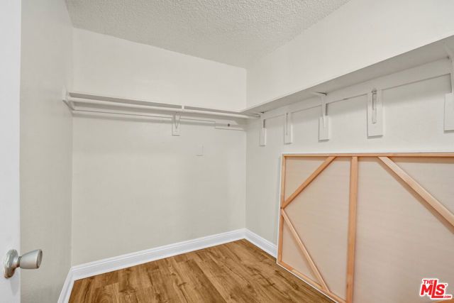 18620 Hatteras Street 145, Tarzana (los Angeles), CA 91356