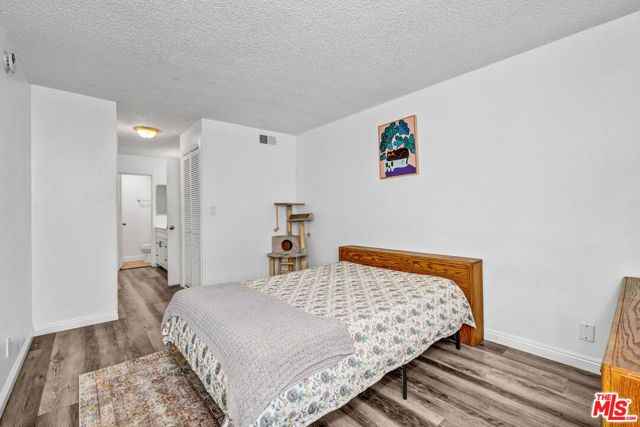 18620 Hatteras Street 145, Tarzana (los Angeles), CA 91356