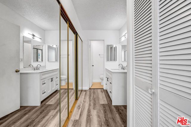 18620 Hatteras Street 145, Tarzana (los Angeles), CA 91356