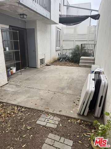 18620 Hatteras Street 145, Tarzana (los Angeles), CA 91356