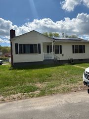 52 Glenbrook Avenue, Waterbury, CT 06705