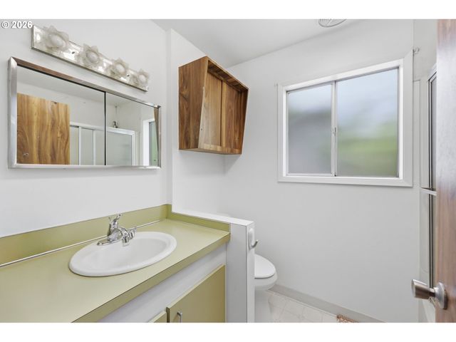 5514 Se NEHALEM St, Portland, OR 97206