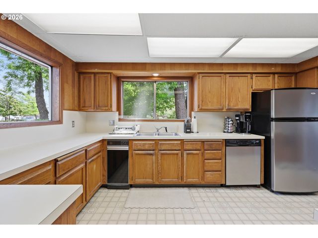 5514 Se NEHALEM St, Portland, OR 97206