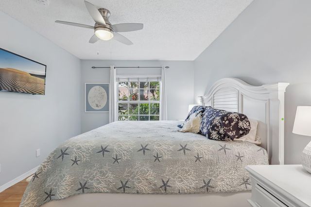8480 LOGIA Circle, Boynton Beach, FL 33472