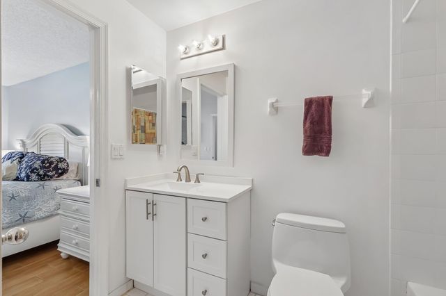 8480 LOGIA Circle, Boynton Beach, FL 33472