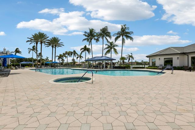 8480 LOGIA Circle, Boynton Beach, FL 33472