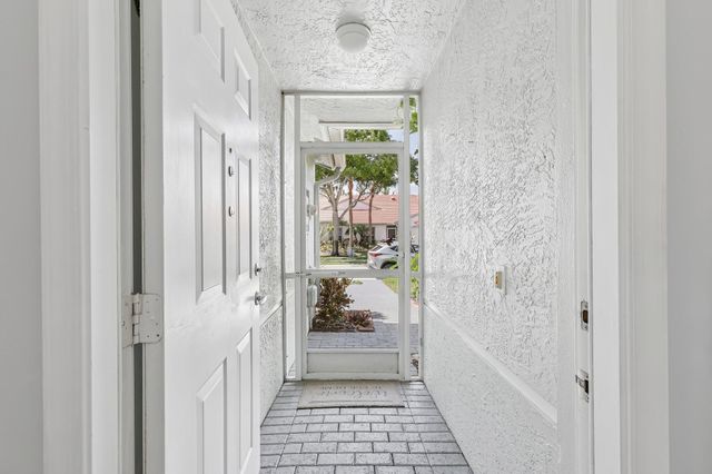 8480 LOGIA Circle, Boynton Beach, FL 33472