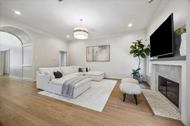 4131 Sunset Boulevard, Houston, TX 77005