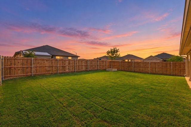 633 Captree Lane, Fort Worth, TX 76131