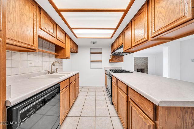 3472 E SHARON Drive, Phoenix, AZ 85032