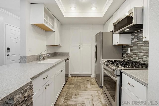 1091 Shadowridge 115, Vista, CA 92081