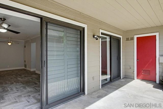 1091 Shadowridge 115, Vista, CA 92081