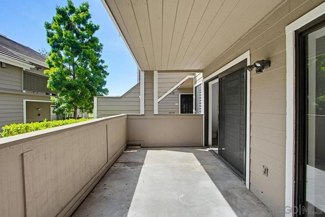1091 Shadowridge 115, Vista, CA 92081