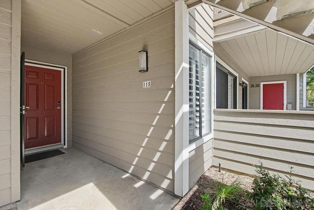 1091 Shadowridge 115, Vista, CA 92081