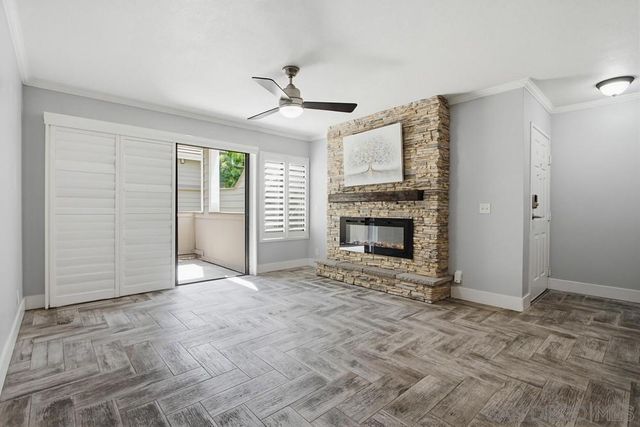 1091 Shadowridge 115, Vista, CA 92081