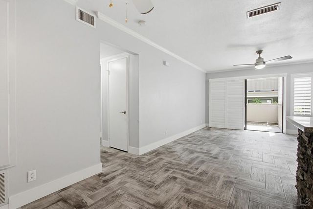 1091 Shadowridge 115, Vista, CA 92081
