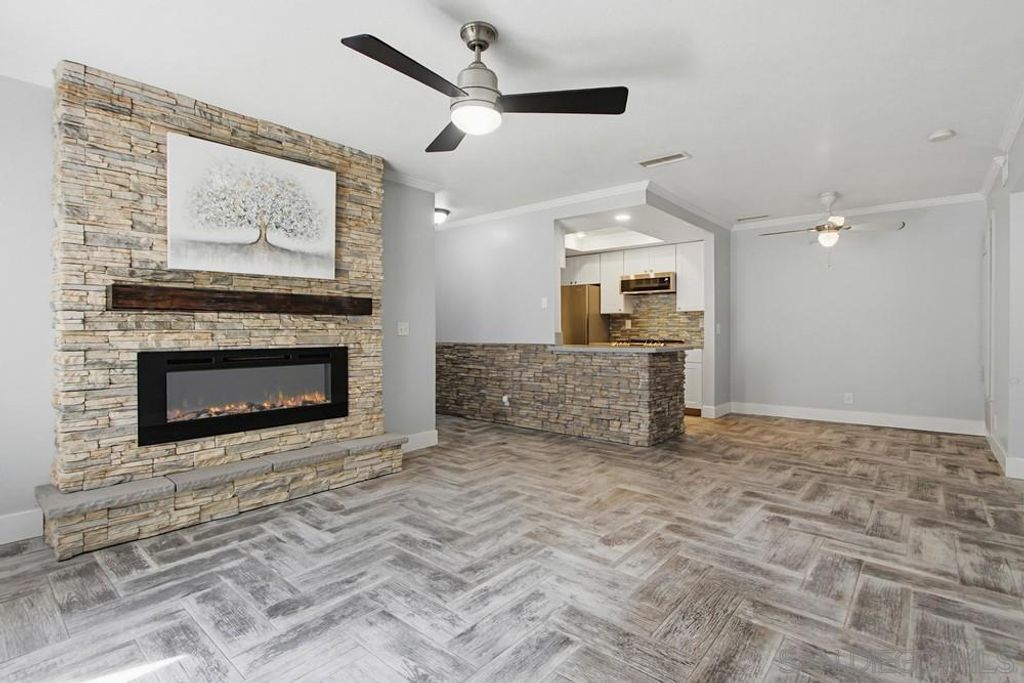 1091 Shadowridge 115, Vista, CA 92081