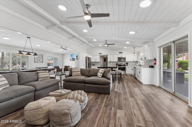 502 E LE MARCHE Avenue, Phoenix, AZ 85022