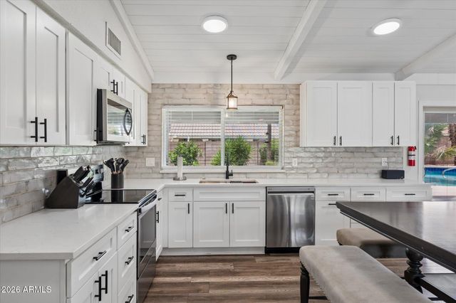 502 E LE MARCHE Avenue, Phoenix, AZ 85022