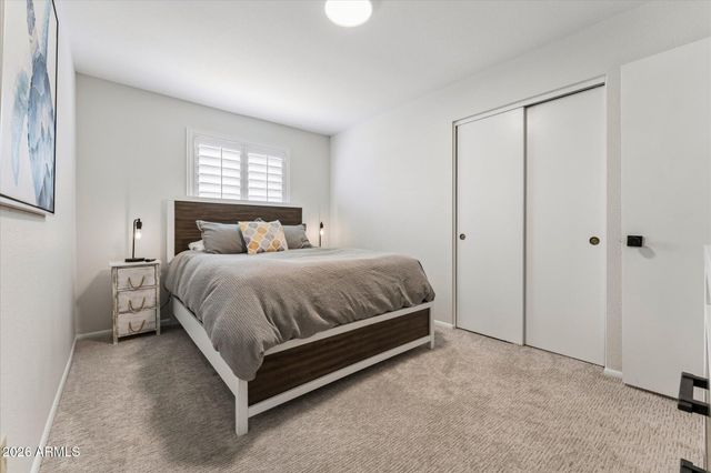 502 E LE MARCHE Avenue, Phoenix, AZ 85022