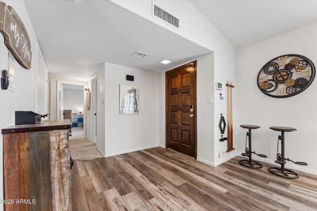 502 E LE MARCHE Avenue, Phoenix, AZ 85022