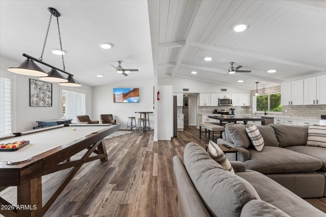 502 E LE MARCHE Avenue, Phoenix, AZ 85022