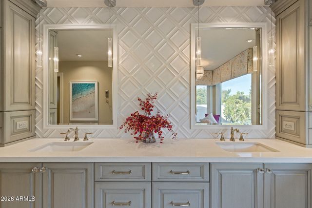 2106 E LA VIEVE Lane, Tempe, AZ 85284